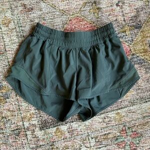 Lululemon Hotty Hot Shorts Size 4 Low Rise